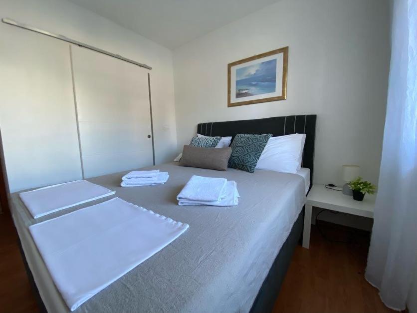 Villa Mihaela - Apartment Ika Cesarica Ngoại thất bức ảnh